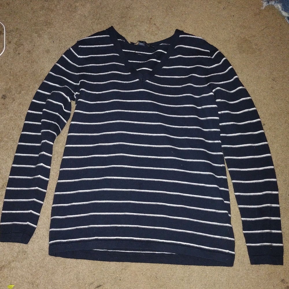 Women's v neck sweater